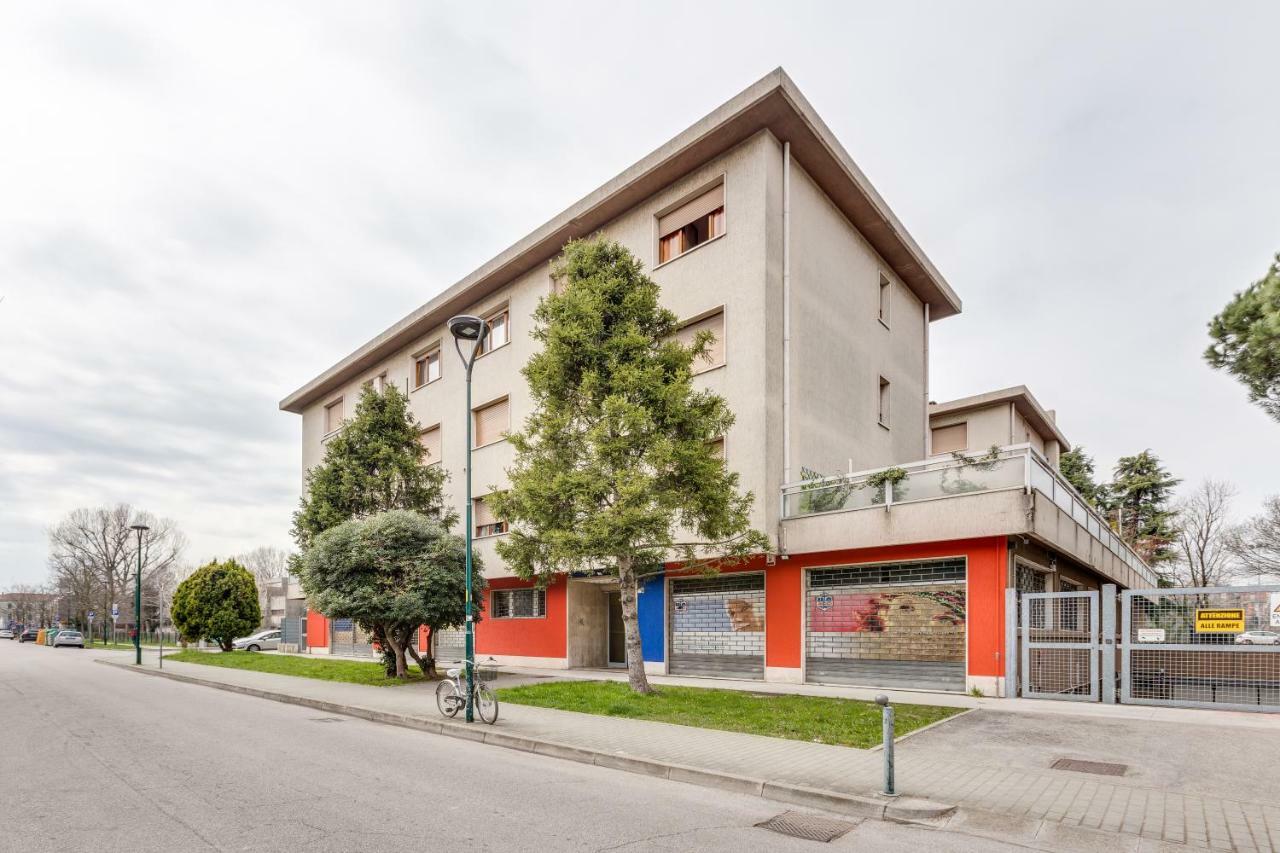 Rooms Vidar Train Station Marghera Exterior foto