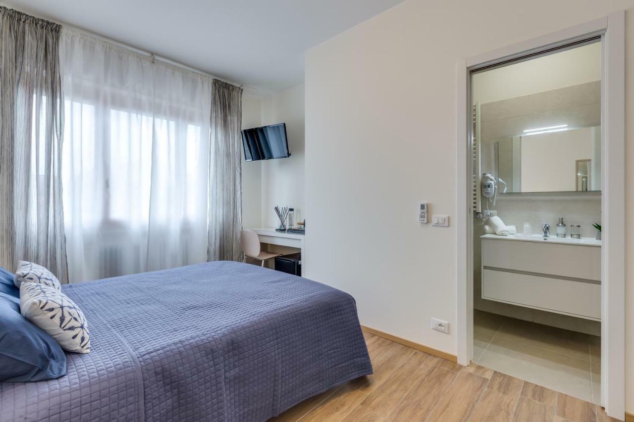 Rooms Vidar Train Station Marghera Exterior foto