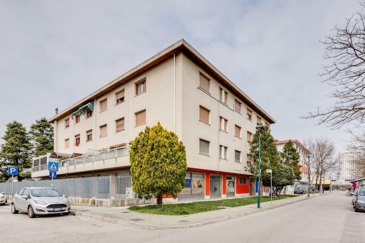Rooms Vidar Train Station Marghera Exterior foto