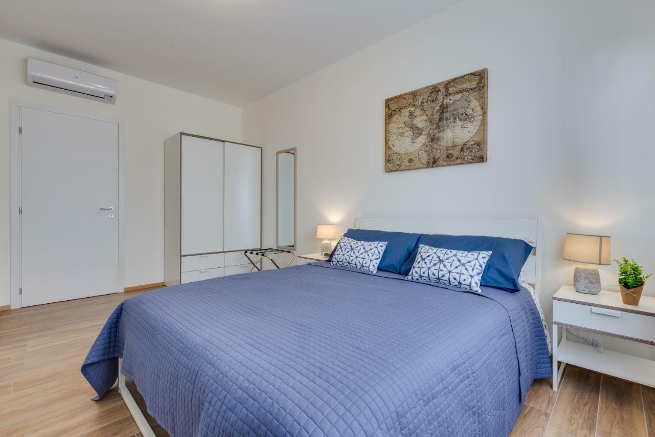 Rooms Vidar Train Station Marghera Exterior foto