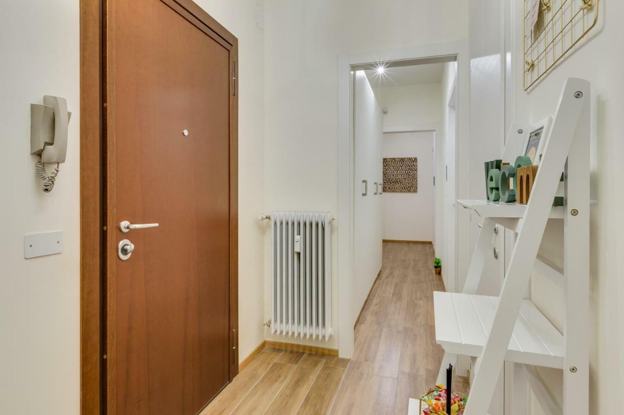 Rooms Vidar Train Station Marghera Exterior foto